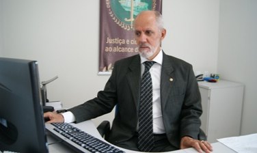 Falta de defensores públicos pode levar a DPE a fechar dez unidades
