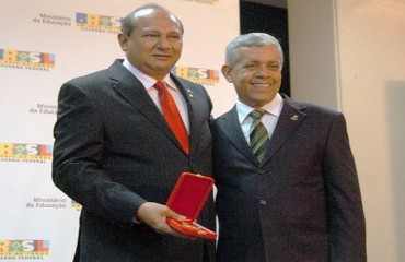 Reitor do IFRO recebeu medalha Nilo Peçanha em Brasília