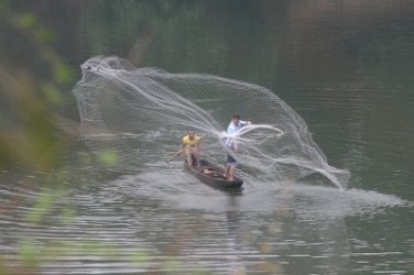 Pesca irregular na Usina de Santo Antonio traz preocupação para Consórcio que busca apoio da PM para combater a prática