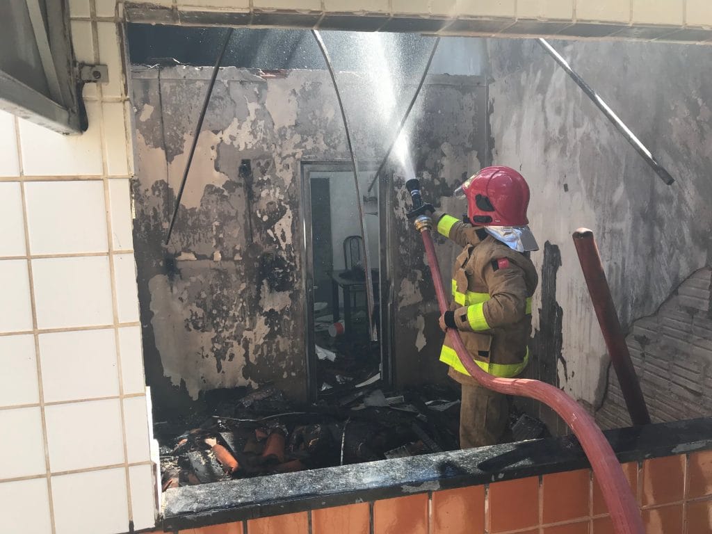 ALUCINADO: Filho é preso após incendiar residência do pai de 69 anos