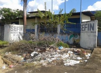 Moradores se revoltam com prédio abandonado