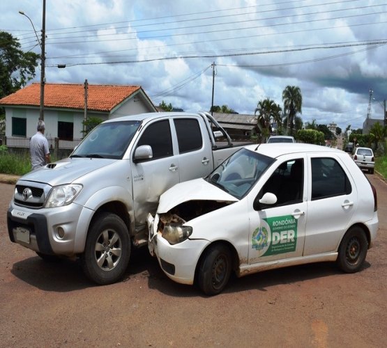 Carro do DER se envolve em colisão no mesmo lugar onde acidente matou sitiante 