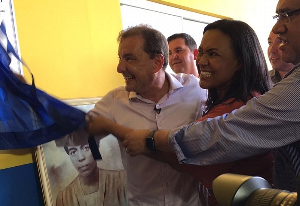 SOLENIDADE: Vereadora Joelna Holder comemora inauguração de Escolas no Orgulho