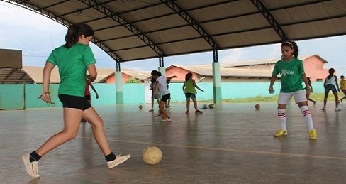 Projeto ‘Bom de escola, Bom de bola’ vai oferecer cerca de 800 vagas

