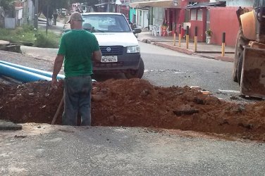 SERVIÇO PORCO – Serviço paliativo da Semusb no Bairro Costa e Silva é denunciado no MP - FOTOS