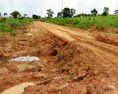 Empresário denuncia irregularidades na construção de estradas rurais
