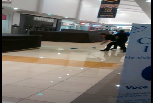 TEMPORAL - Porto Velho Shopping fica alagado com forte chuva