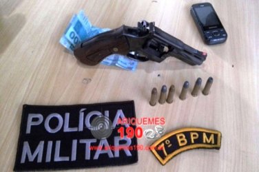 PM  prende homem com arma de fogo no centro da cidade