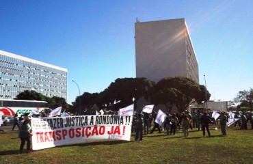 TRANSPOSIÇÃO - Impera o silêncio em Brasília e parlamentares fogem do assunto como o 