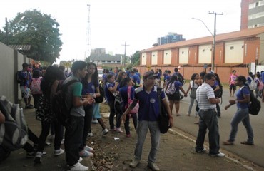 Depois de acordo alunos liberam Avenida Sete de Setembro - FOTOS