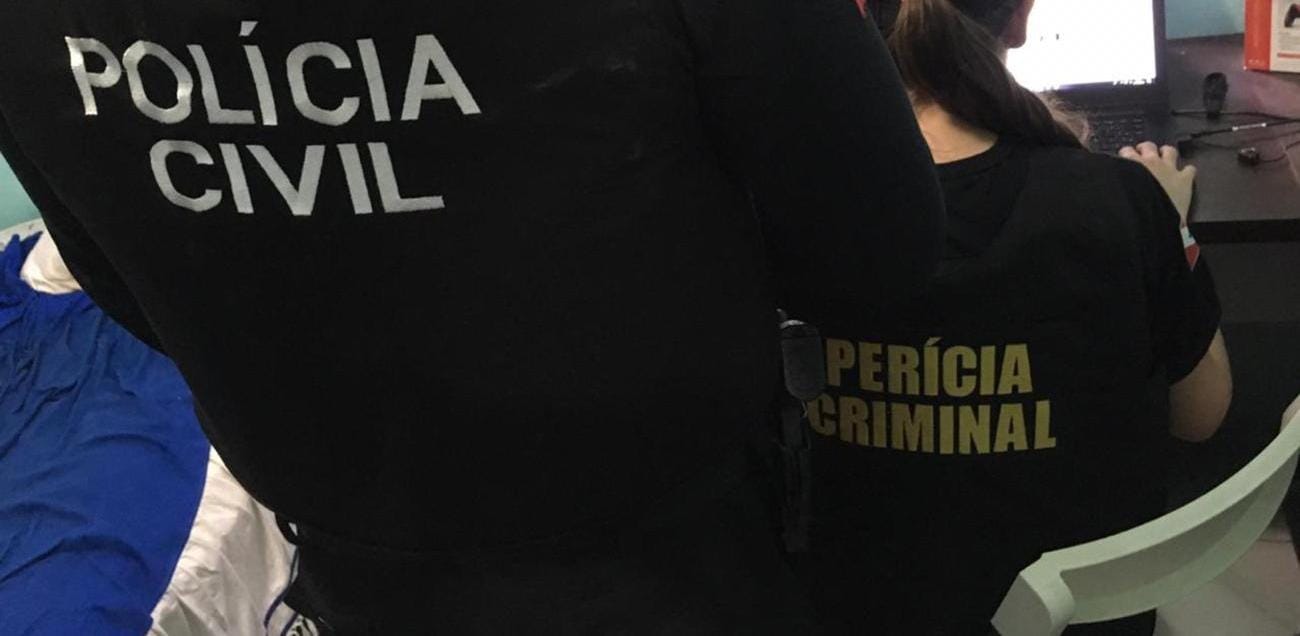 VINGANÇA: Professor acusado de divulgar fotos íntimas de mulher é alvo de operação