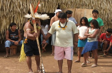 EXCLUSIVO - Cinta Largas denunciam abuso policial e roubo de madeira de terra indigena