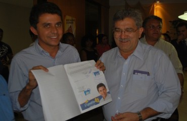 ELEIÇÕES 2010 - Expedito Júnior e Miguel de Souza, afirmam em cartório compromisso com plano de governo