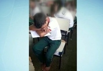 Diretor de escola humilha menino que foi à aula de chinelo