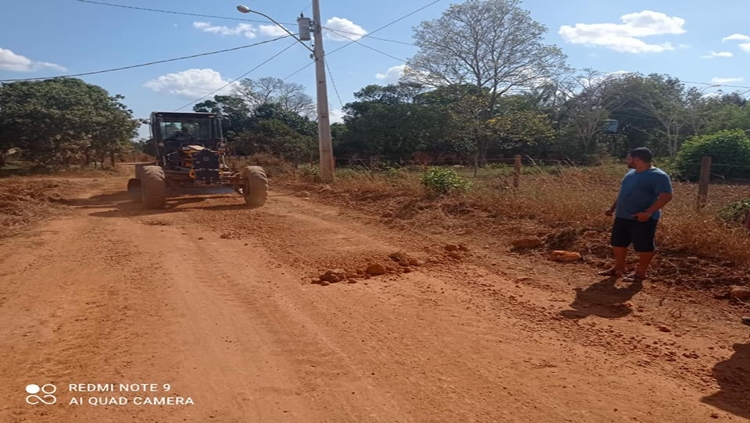 RUA RIO LAGE: A pedido do ver Edevaldo Neves, prefeitura realiza limpeza e cascalhamento 