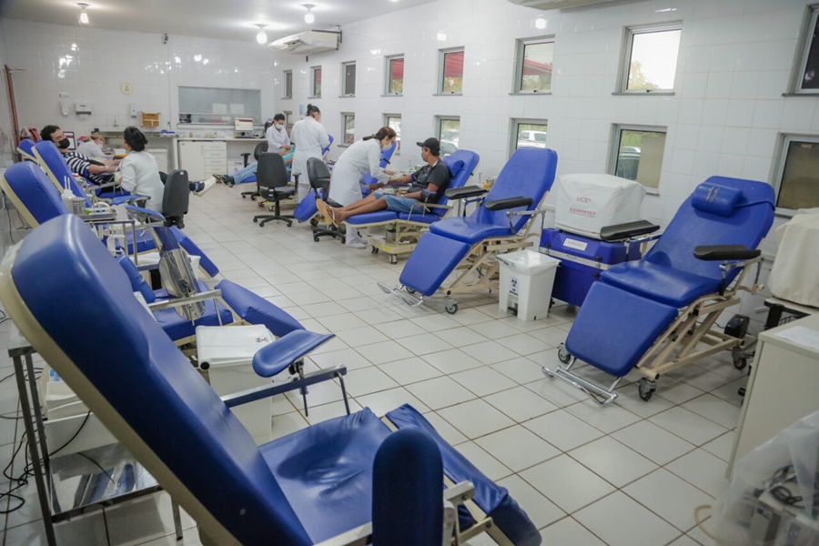 SOLIDARIEDADE: Fhemeron pede mais doações de sangue para atender setor da saúde