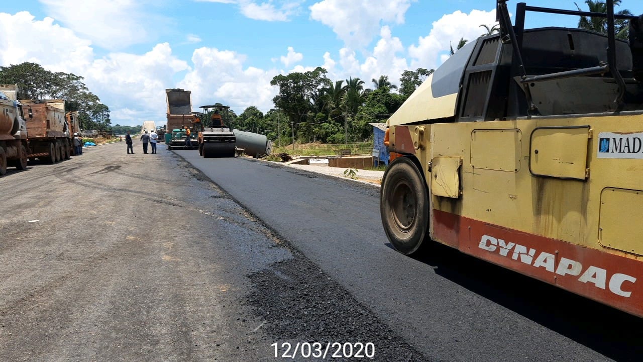 OBRAS: DNIT inicia asfaltamento de um dos acessos à cabeceira da ponte do Rio Madeira