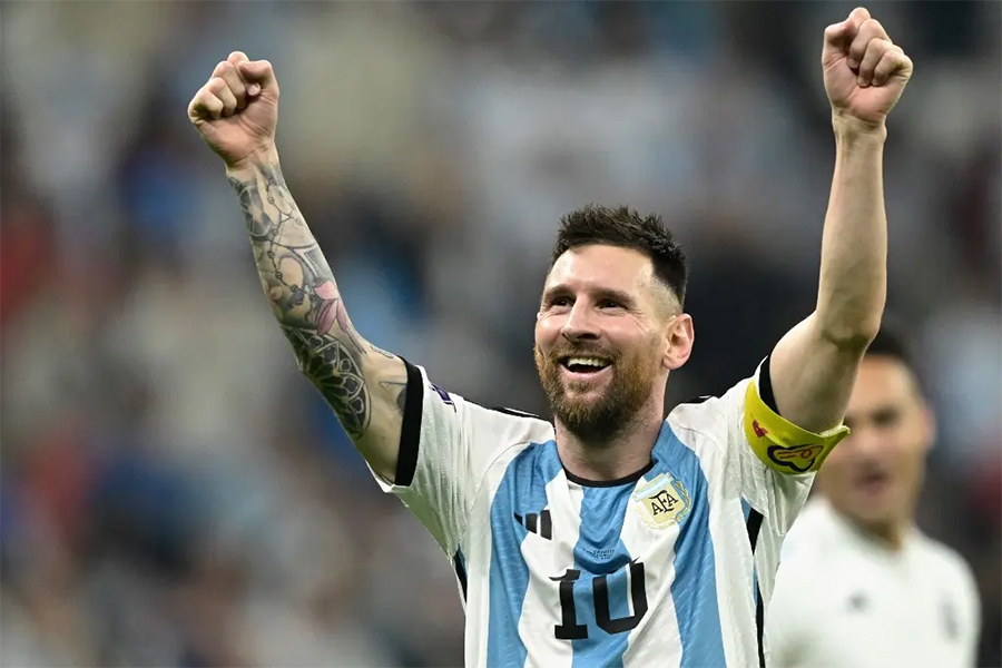 Messi conquista Bola de Ouro da France Football pela oitava vez