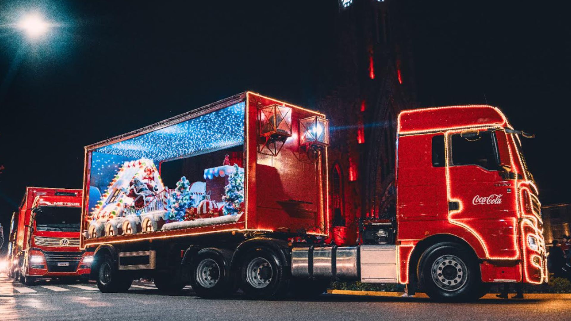 Caminhão de Natal Coca Cola com luz : : Brinquedos e Jogos