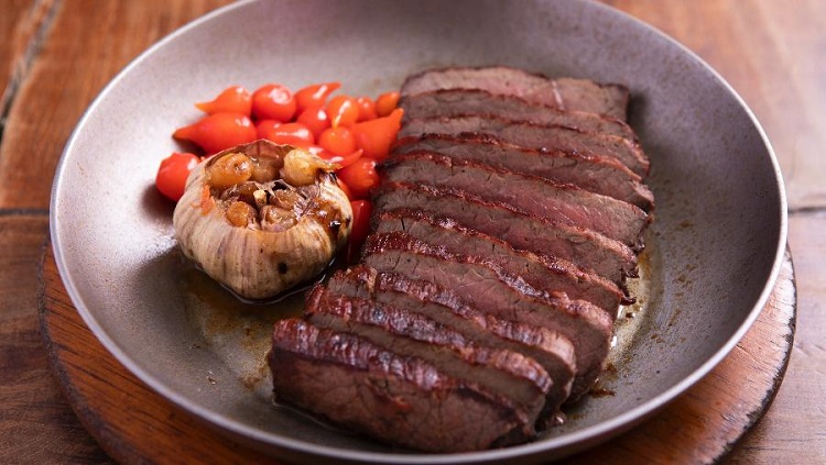 Aprenda a fazer  carne de sol nordestina com badalado Chef Rodrigo Oliveira