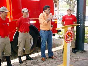 Bombeiros recebem caminhões ABT em Porto Velho