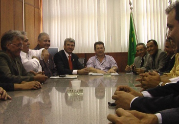  EDUCAÇÃO - Reunião de deputados com  governador é realizada a portas fechadas