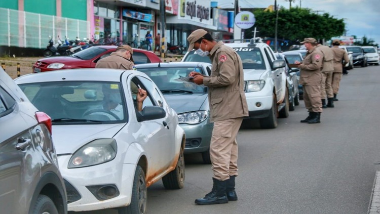 TESTES RÁPIDOS: Testagem em massa para Covid-19 é realizado no formato drive-thru em Ji-Paraná