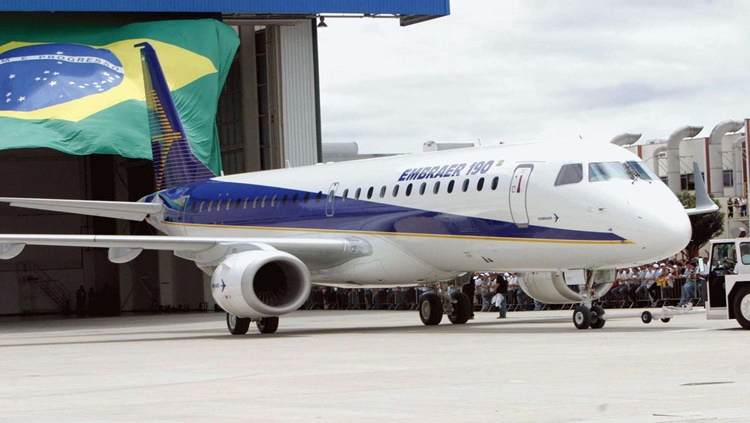 PANDEMIA: Embraer anuncia demissão de 900 empregados no Brasil