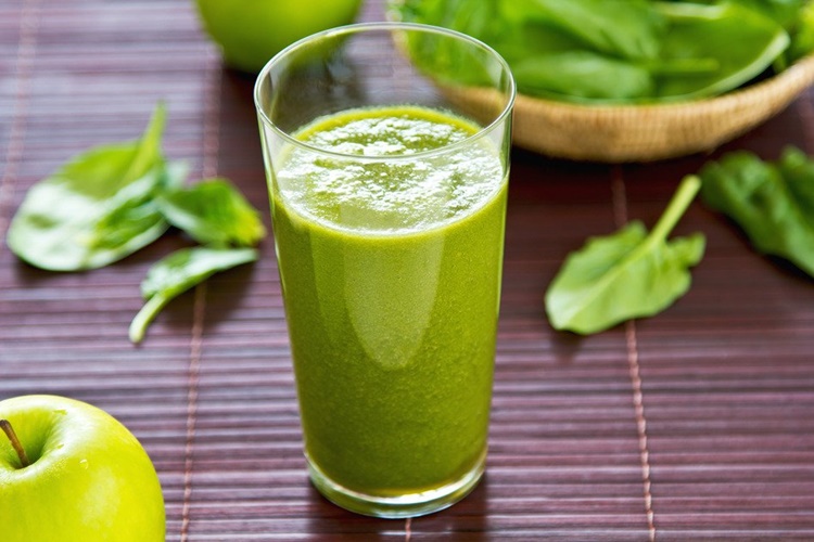 NUTRITIVO: Delicioso suco verde para acompanhar suas refeições nessa sexta