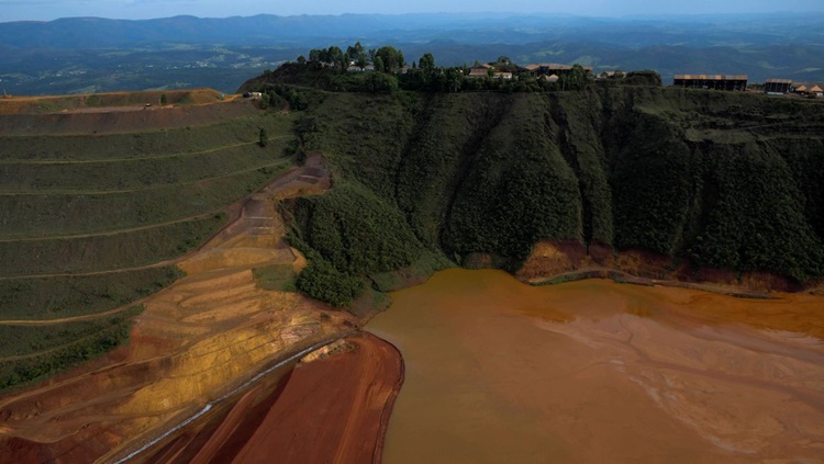 AÇÃO: Vale fará remoção de moradores perto de barragem em Minas Gerais