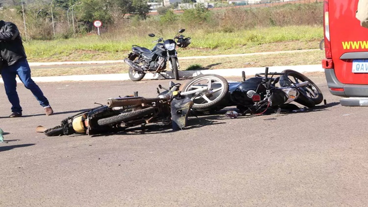 TRÁGICO: Acidente entre motocicletas deixa quatro pessoas lesionadas