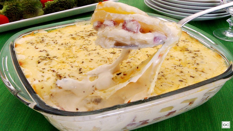 DELICIOSO: Batata gratinada ao molho branco para o almoço ou jantar