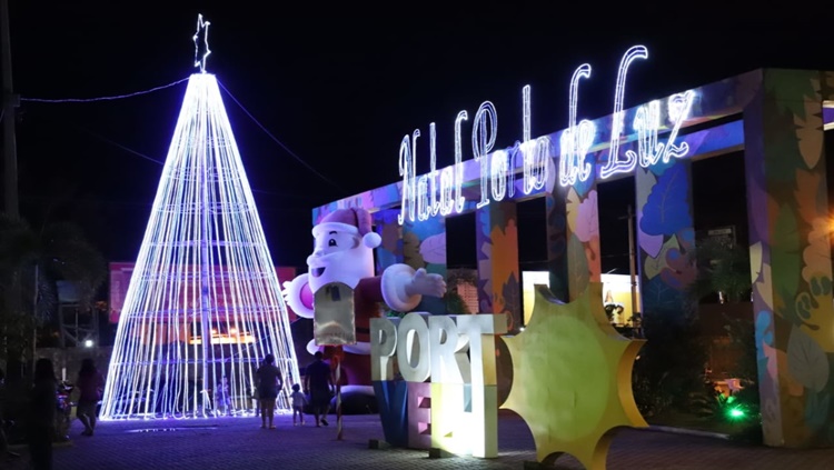 ILUMINAÇÃO NATALINA: Sebrae e CDL decoram entrada do Espaço Alternativo em Porto Velho