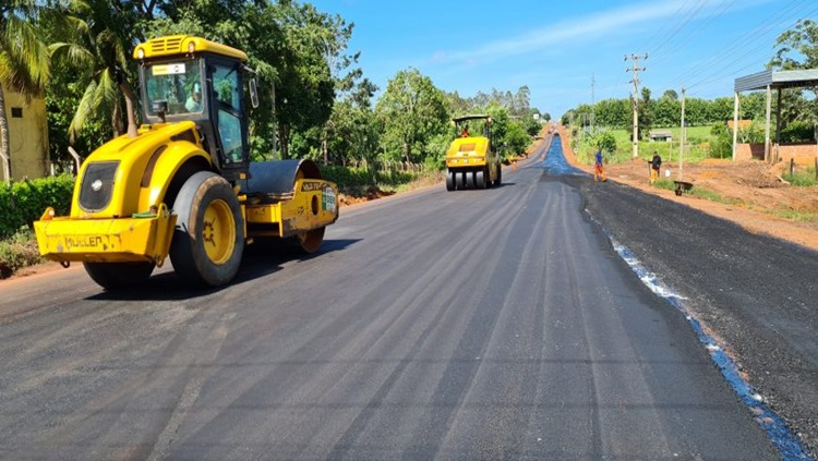 INFRAESTRUTURA: RO-010 que liga Rolim de Moura a Novo Horizonte recebe nova capa asfáltica