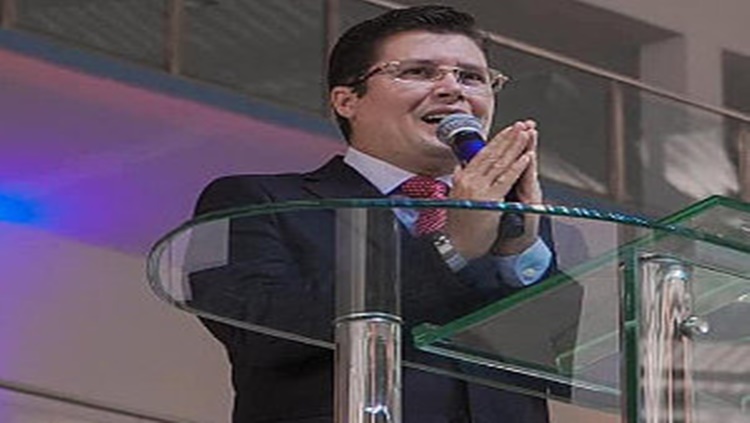 MENTIRAS: MP-CE quer responsabilização de pastor que diz que vacina mata