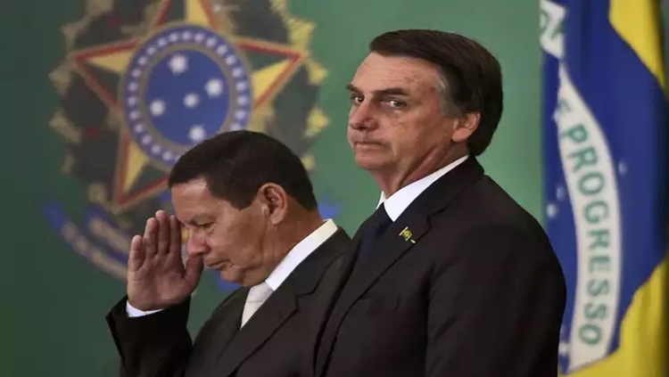 SE ESTRANHANDO: Bolsonaro retruca Mourão: 'Quem quiser escolher ministro que se candidate'