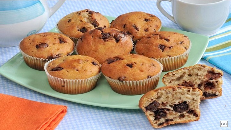 APÓS AS REFEIÇÕES: Muffin de banana e chocolate fácil é uma boa opção para saborear