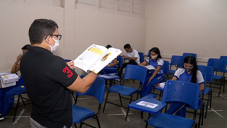 VACINAÇÃO: Ministro da Educação reforça pedido para que professores sejam do grupo prioritário