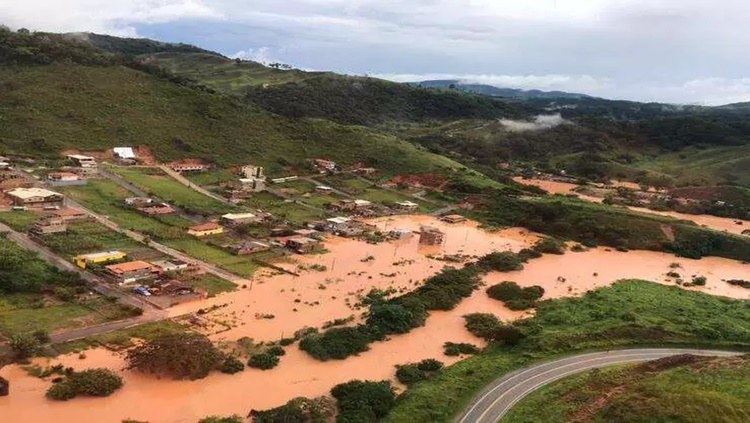 SOTERRADOS: Santa Maria de Itabira registra 5 mortes após chuva que devastou a cidade