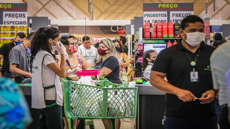 FECHA TUDO: População acreana corre para os supermercados antes do lockdown