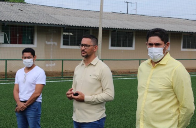 HISTÓRICO: Marcio Pacele participa de entrega de campo sintético em escola pública de Porto Velho