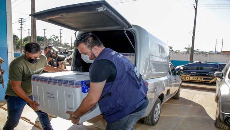 COVID-19: Governo garante celeridade na distribuição de vacinas às Regionais de Saúde