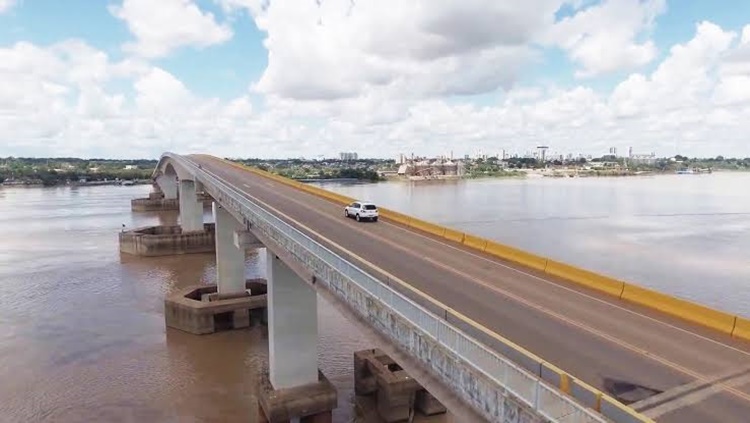 HEROÍSMO: Casal salva mulher que ameaçava pular da ponte sobre o rio Madeira