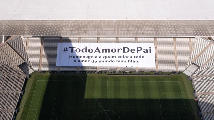 PAIS: Boticário entrou em campo neste domingo para homenagear os maiores torcedores