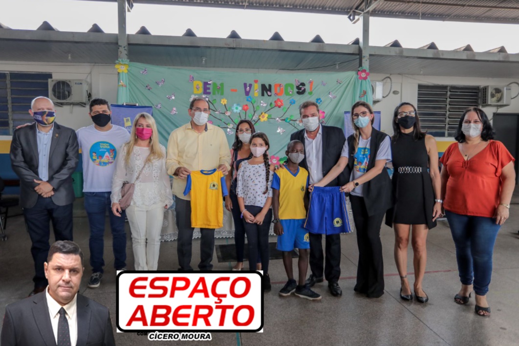 ESPAÇO ABERTO: Educação presencial retorna com ônibus novos e alunos motivados