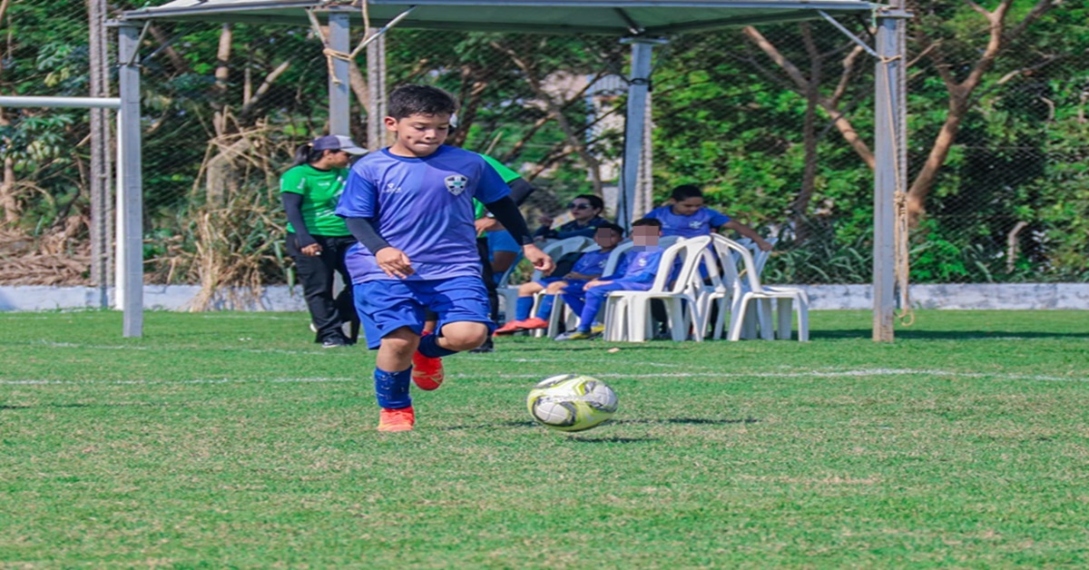 FUTEBOL: Família cria campanha para que menino faça avaliação em clube mineiro