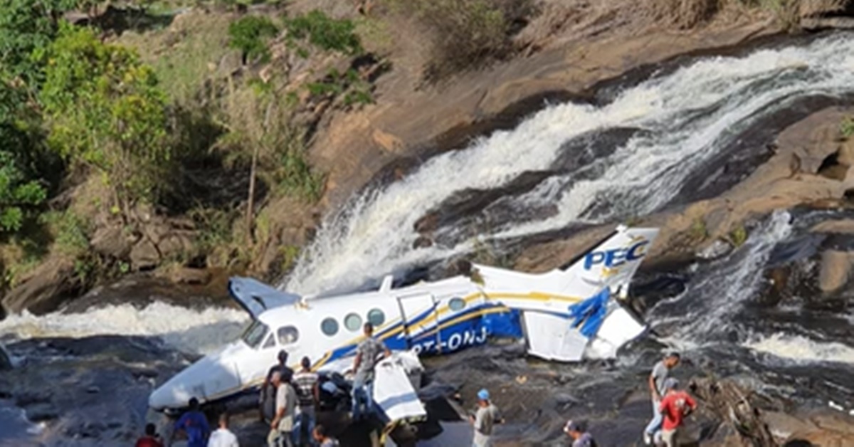 EXCLUSIVO: Áudio de outro piloto que estava na pista de avião que caiu com Marília Mendonça e banda
