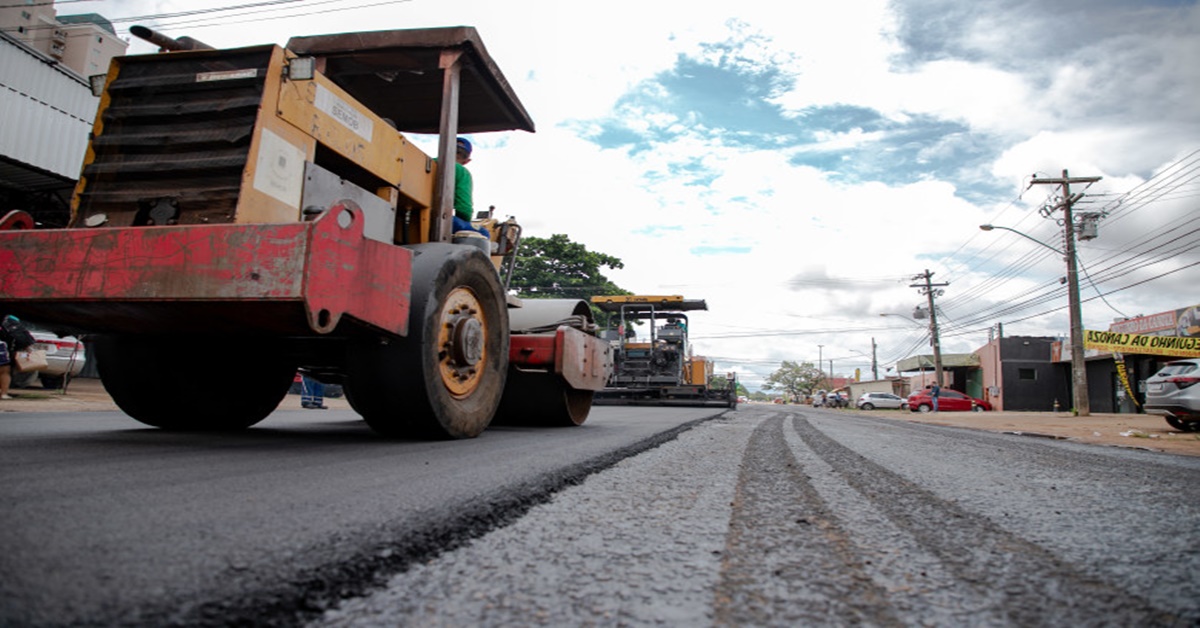 INFRAESTRUTURA: Equipes realizam o recapeamento da rua João Goulart 