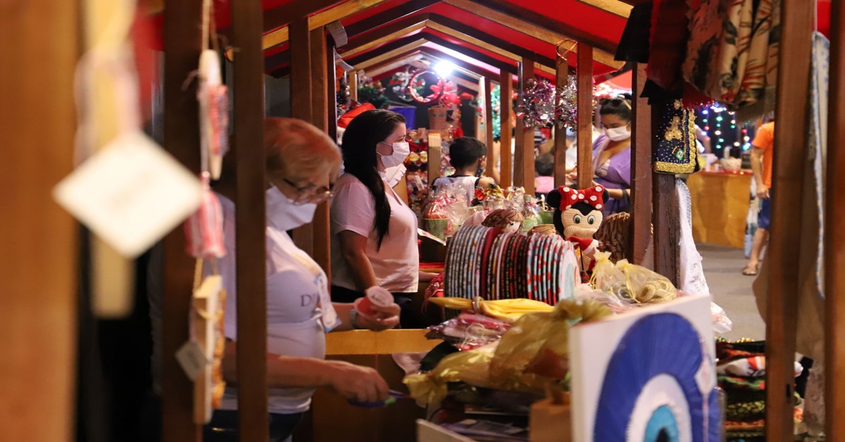 COMEÇA HOJE: Primeira Feira Natalina acontecerá na Praça das Três Caixas D’Água