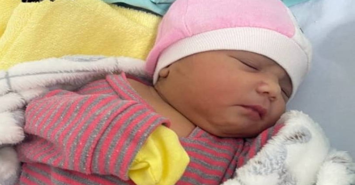 EM CASA: Bombeiros auxiliam jovem em trabalho de parto e bebê nasce saudável